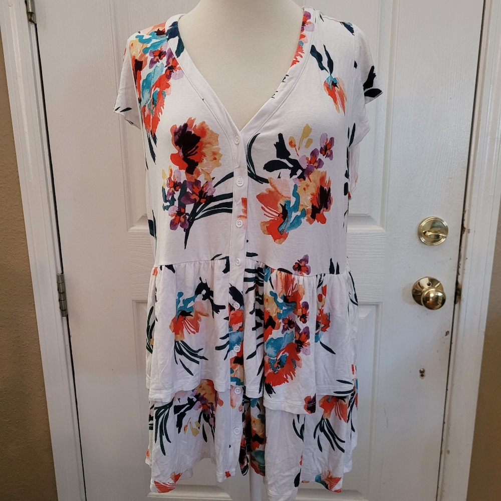 Torrid babydoll top ruffles layers Size 2 2X white floral print summer beachy